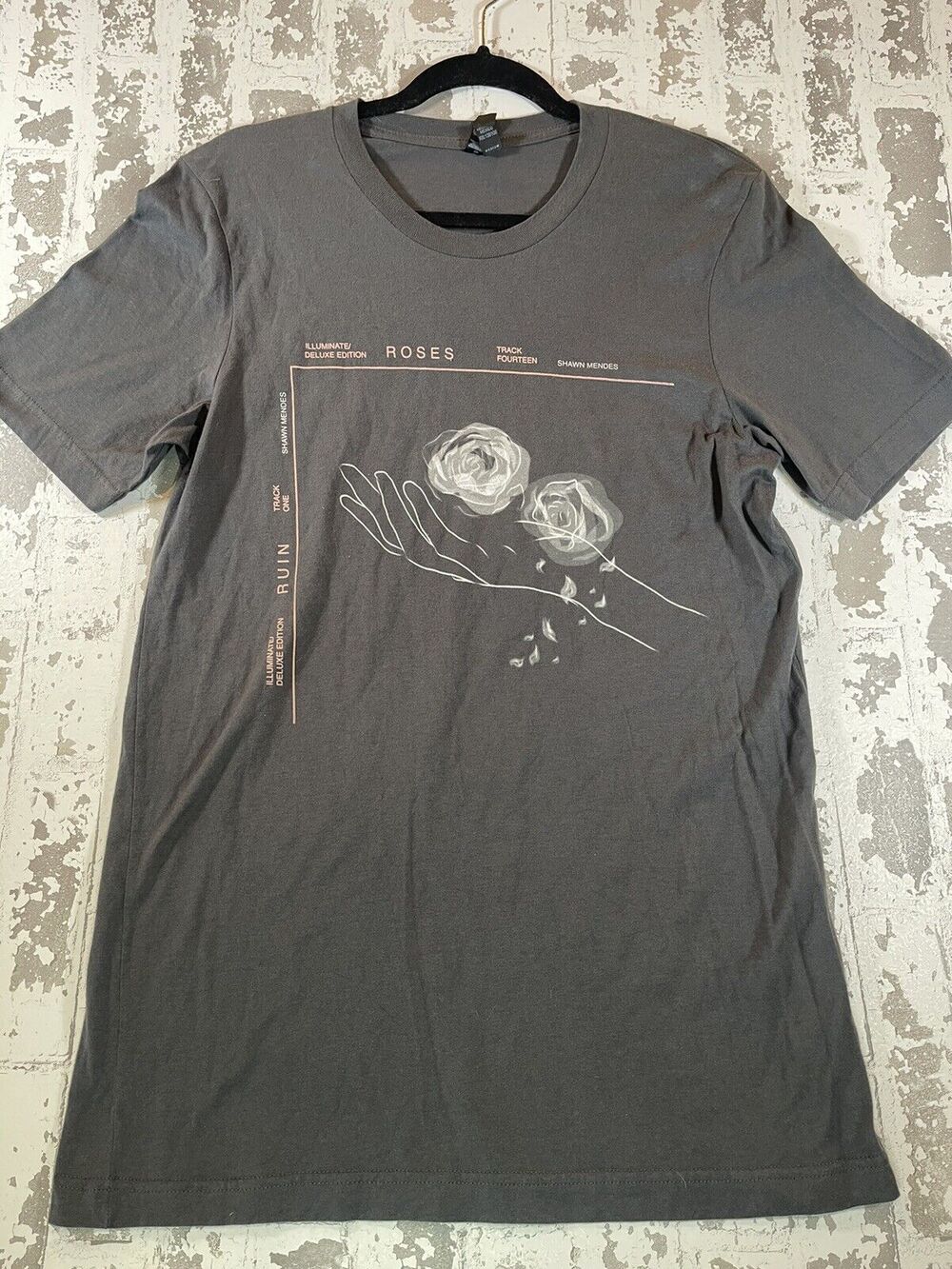 Shawn Mendes Roses Ruin Illuminate Deluxe Edition Tour Tee Shirt Women's Small M